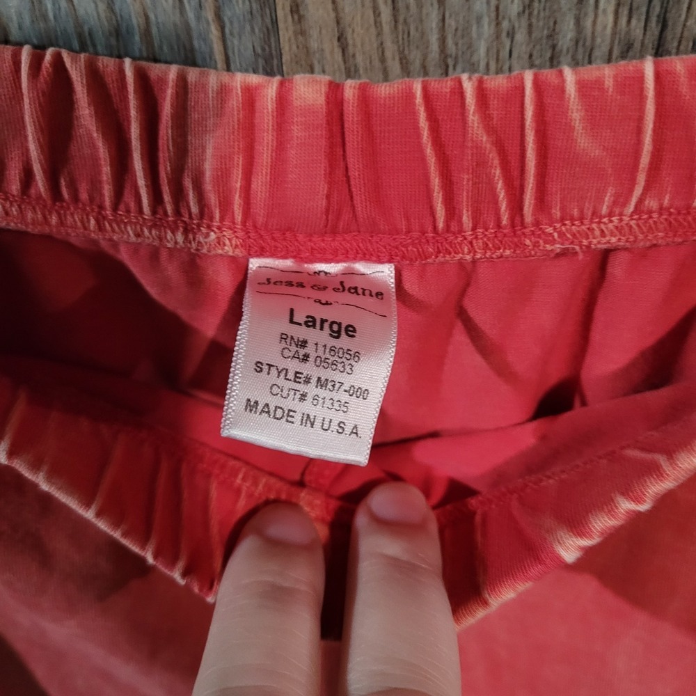 Jess & Jane Mineral Washed Capri Pants Leggings L x 24 Berry Red Pull On Elastic - Picture 7 of 9